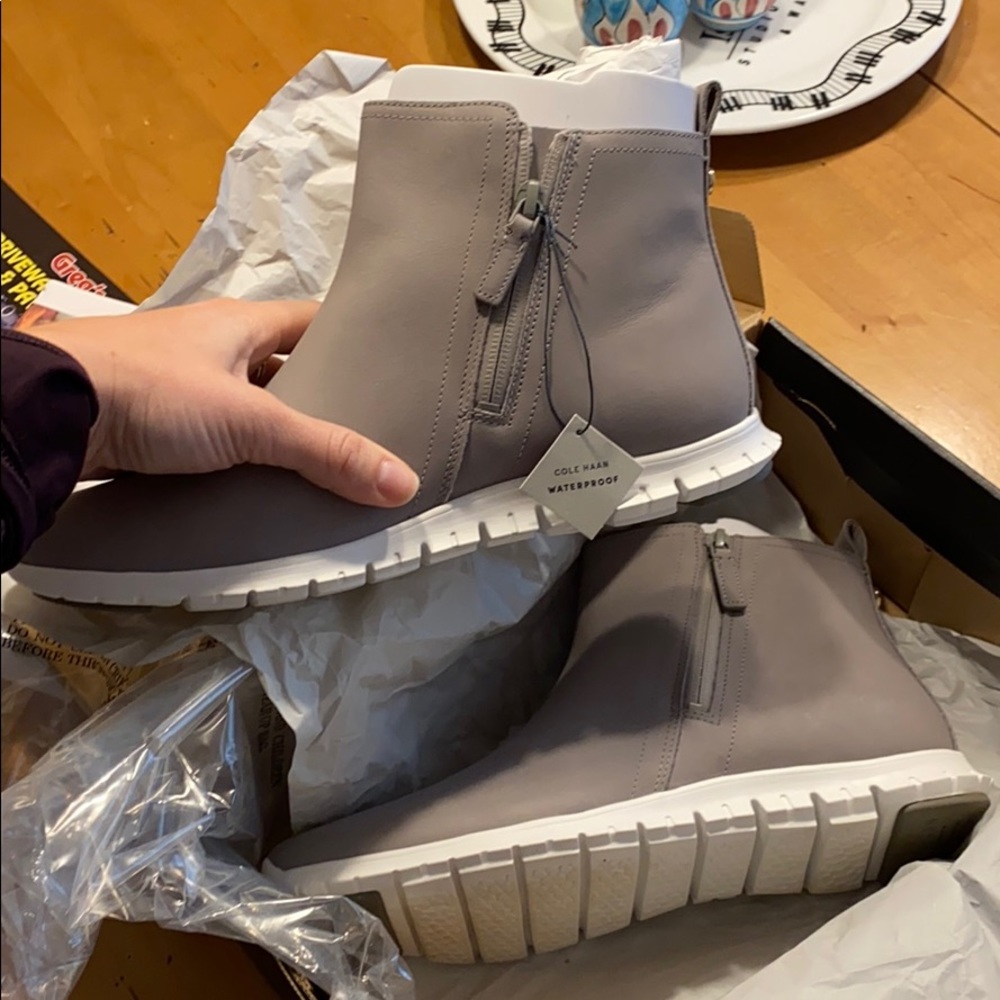 NWT 9.5 or 9 Cole Haan ZeroGrand never worn!